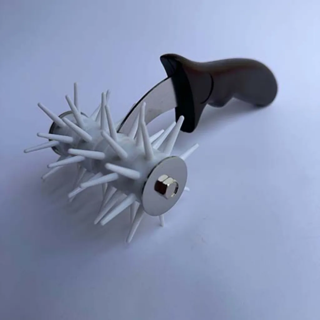 Imagem de Rolo para furar massa 8.5cm